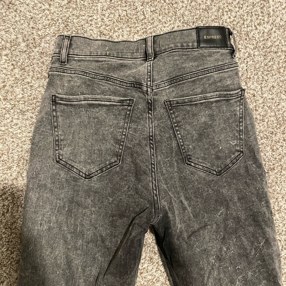 Express Mom Jean - Picture 3 of 4
